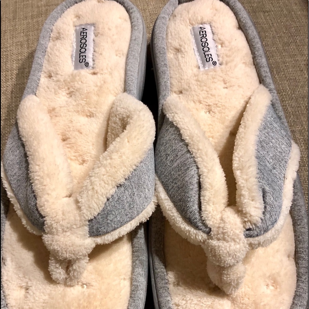 Brand new ladies house slippers